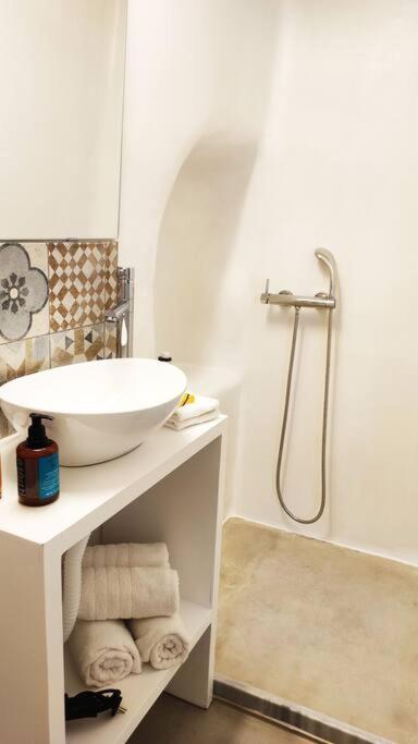Bougainvillea Cave Suite - Old Town Mykonos Town 외부 사진